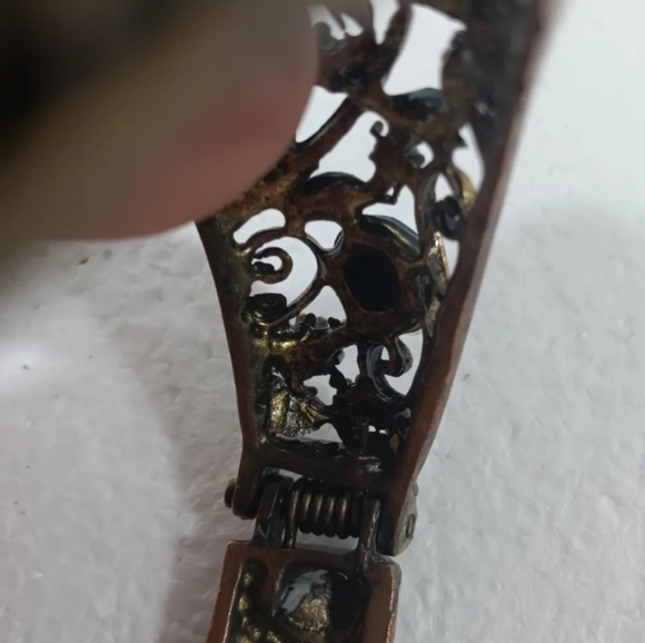 Vintage Hinged Bracelet Fish Blue Stones Brass Beautiful Statement Piece - Picture 12 of 12